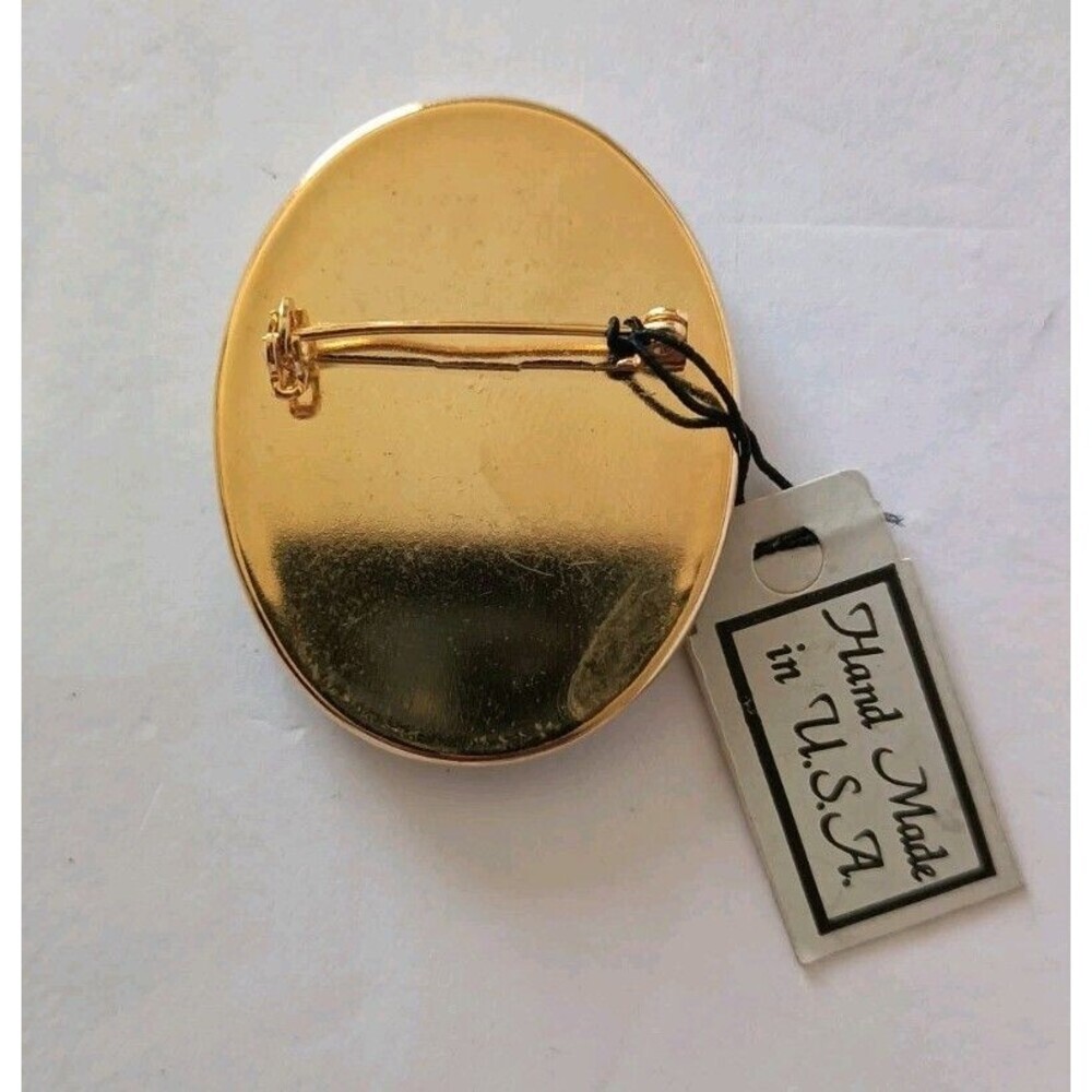 Vintage LIGHTHOUSE BROOCH Cape Lookout Painted Porcelain Pin Nautical New - Picture 5 of 6